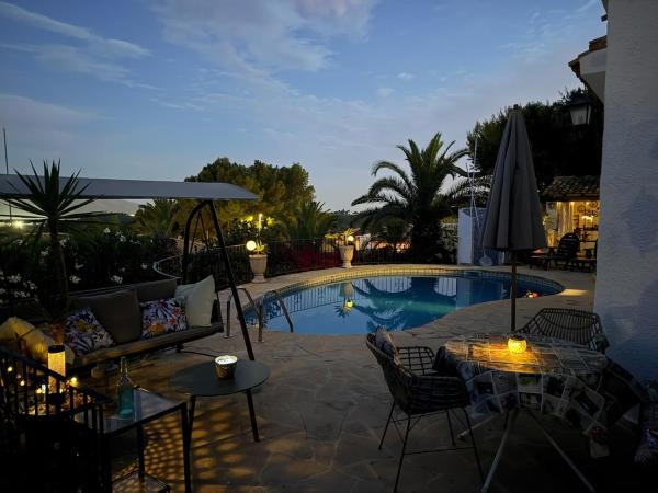 Mediterranean Apartment Villa in Alfas del Pi, Book Apartment Cautivador Hotels with a Parking, Parking