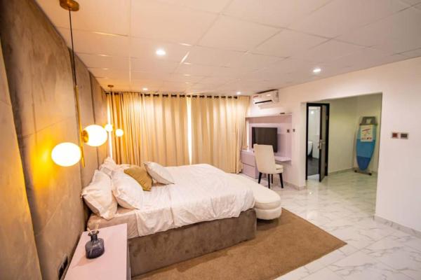 Crown Heights Apartment, Buchen Sie Ferienwohnung Hotels in Lagos mit Parkplatz, Parkplätze