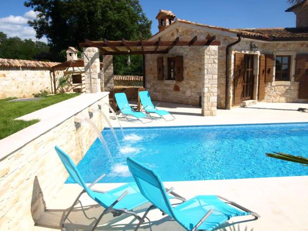Villa Ema, Reserva ahora  Hoteles en Istria central con piscina, Piscina
