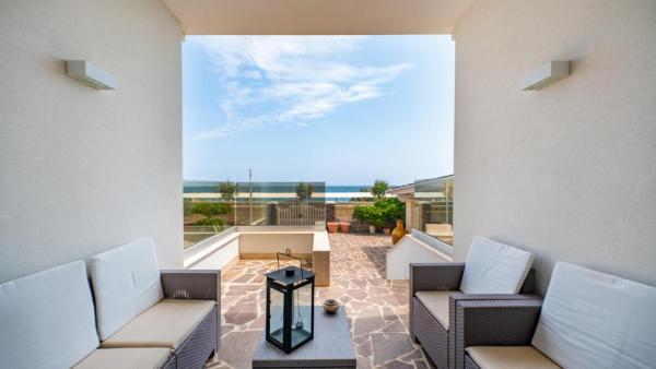 Villa Petronilla sul Mare by Rentbeat, Buchen Sie  Savelletri Region Fasano