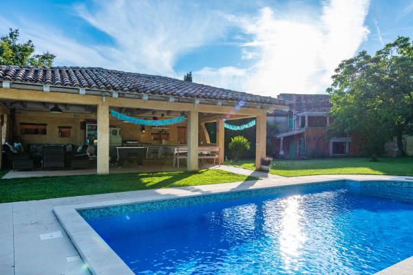 Villa Liberat and Foska, a private nature oasis, ideal for large groups, Reserva ahora  Hoteles en Istria central con piscina, Piscina