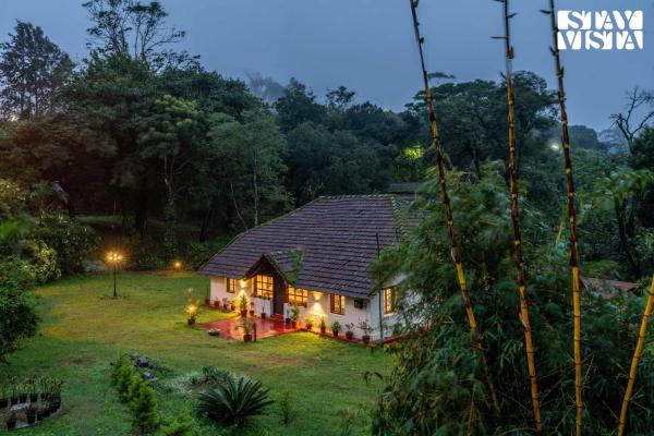 The Fig Tree Villa by VEO - Part of StayVista, Réserver  Madikeri 