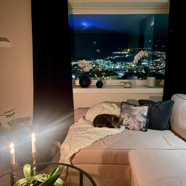 Private room with a view and garden - 12 min from the city center, Buchen Sie  Hotels in Hordaland mit Parkplatz, Parkplätze