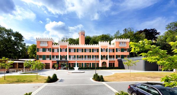 Kim Schlosshotel im Park, Réserver  Hôtels à Saxe avec parking, Parking