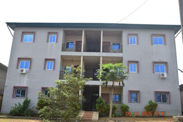 ACNELA Residence Kribi, Buchen Sie  Hotels in Kribi mit Parkplatz, Parkplätze