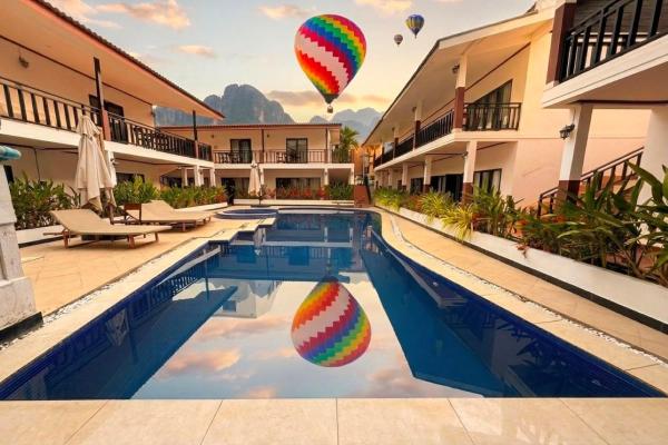 Vangvieng Night Market Resort, Buchen Sie  Hotels in Provinz Vientiane mit Pool, Schwimmbad