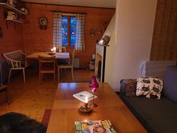 Villa w open fireplace and big plot 5 min from the sea, Prenota  Hotel a Gotaland con parcheggio, Parcheggio