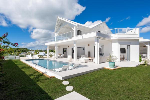 Villa de luxe Terre de Coton avec accès plage, Prenota  Hotel con piscina a Grande-Terre, Piscina