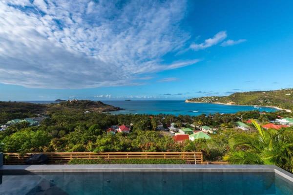 Refreshing Villa Atop the Hills of Lorient, Prenota  Hotel a Gustavia con parcheggio, Parcheggio