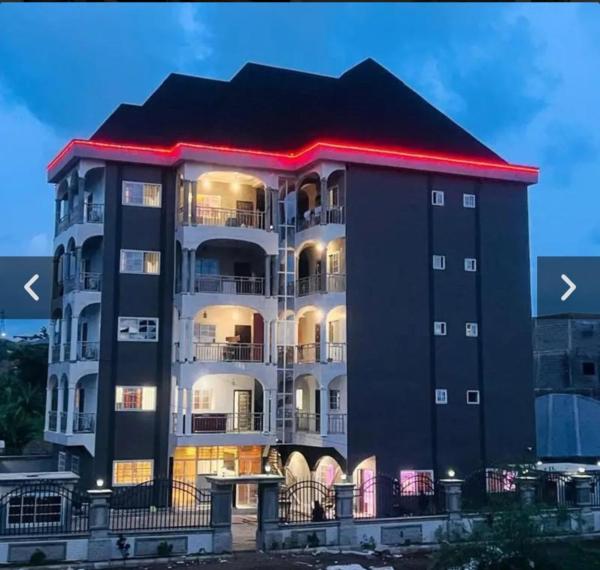 Azure Villa Suites Apart Hotel, Buchen Sie  Limbe Fako