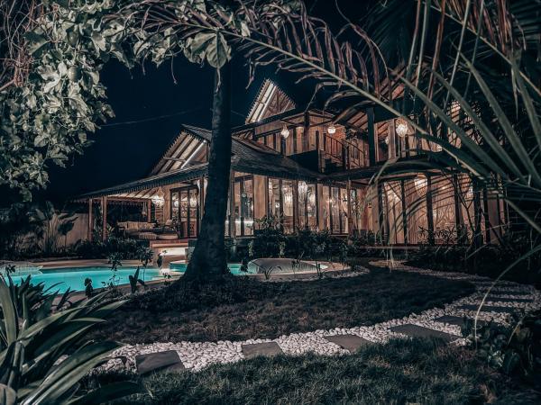 Casa Magick boutique Villa, Buchen Sie  Hotels in Lombok mit Parkplatz, Parkplätze