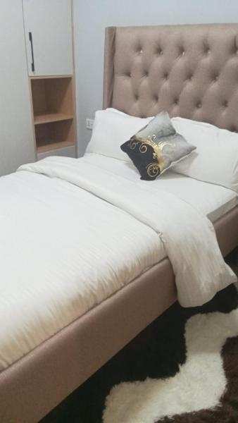Executive living two bedroom apartment with fully equipped gym swimming pool children playing ground and amazing scenic city views, Buchen Sie Ferienwohnung Nairobi CBD Nairobi