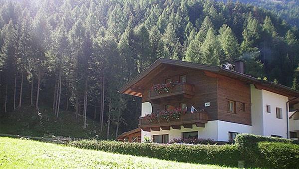 Apart am Waldrand, Prenota  Hotel a Tirolo con parcheggio, Parcheggio