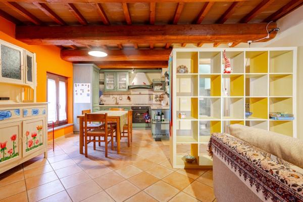Filocase Pink Village House, Book  Col Sant'Angelo Umbria