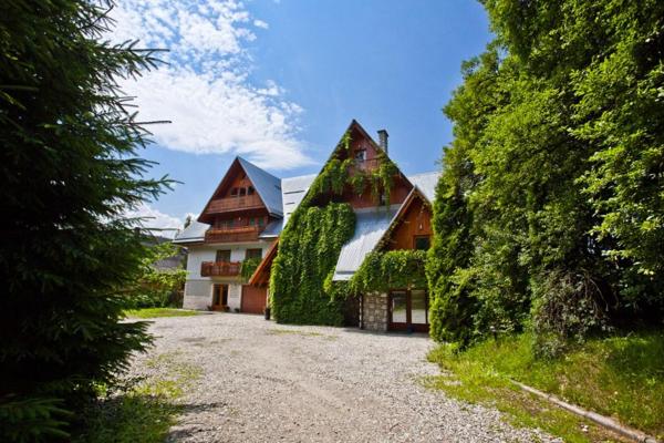 Villa Fiore, Book  Lesser Poland Hotels with a Parking, Parking