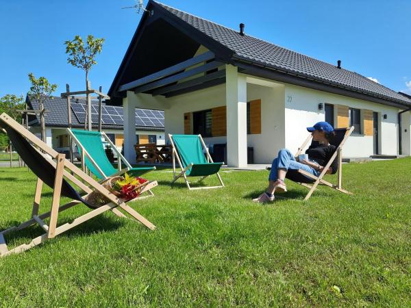 Domki pod skarpą Zator 27, Book  Lesser Poland Hotels with a Parking, Parking