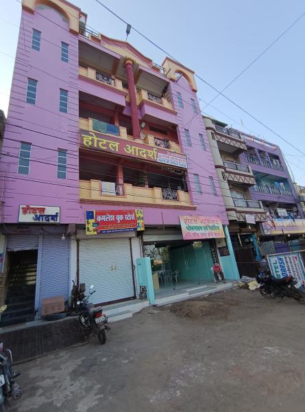 hotel aadarsh, Reserva ahora  Hoteles en Madhya Pradesh con aparcamiento, Aparcamiento