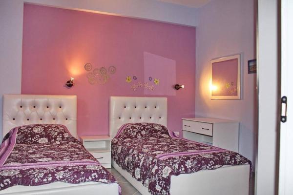 La Cigale Radhime, Buchen Sie  Hotels in Radhime mit Parkplatz, Parkplätze
