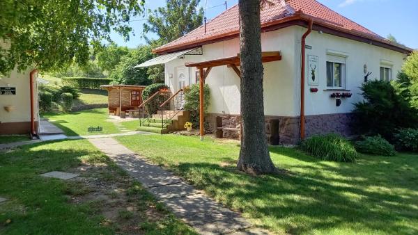 Vadászles Vendégház, Buchen Sie Ferienwohnung  