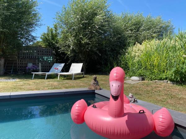 Guest Rooms by Art Bruges, Prenota  Hotel con piscina a Fiandre Occidentali, Piscina