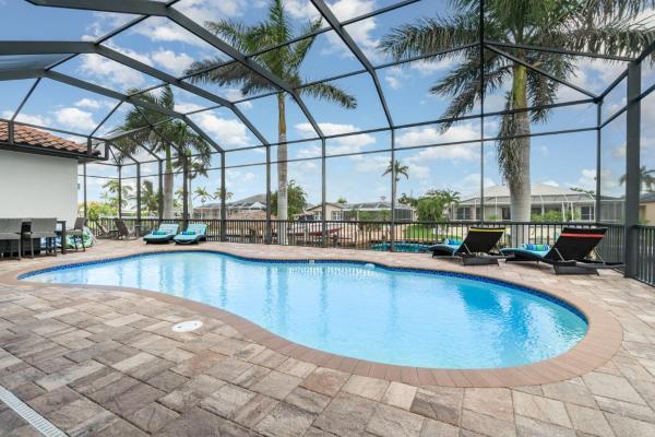 WOW! Waterfront Luxury, Heated Pool, Bikes, Dock w/Tiki - Best Beach Villa - Roelens, Prenota  Hotel SPA a Florida, SPA