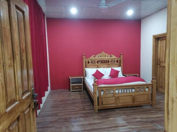 Neelum Lodges & Khan Shinwari Restaurant, Buchen Sie  Hotels in Balochistan mit Parkplatz, Parkplätze