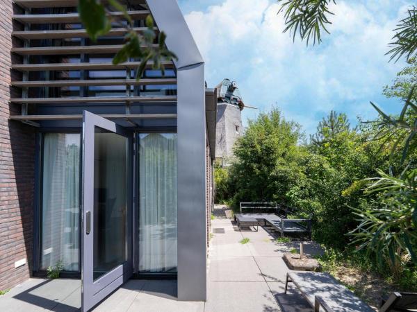 Villa in Egmond near Beach & Windmill, Book  Egmond aan den Hoef 