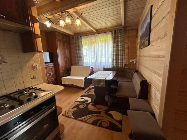 Cichowiańska Chałupa przy stoku z widokiem na GÓRY I SKY WALK, Book  Lesser Poland Hotels with a Parking, Parking