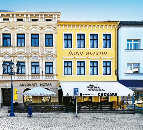 ART hotel MAXIM, Reserva ahora  Hoteles en Moravia-Silesia con aparcamiento, Aparcamiento