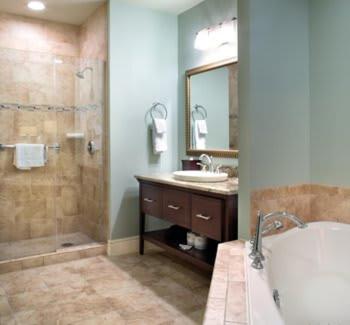 Wyndham National Harbor 3BR Apartment with Resort Access, Buchen Sie Ferienwohnung Hotels mit Pool in Maryland, Schwimmbad