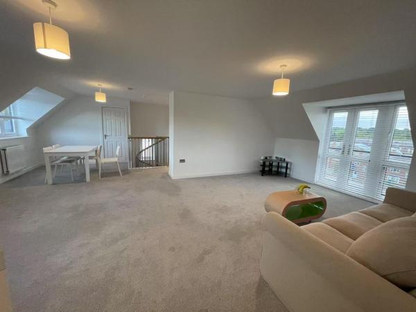 Private Bedroom in a Shared Penhouse, Buchen Sie   