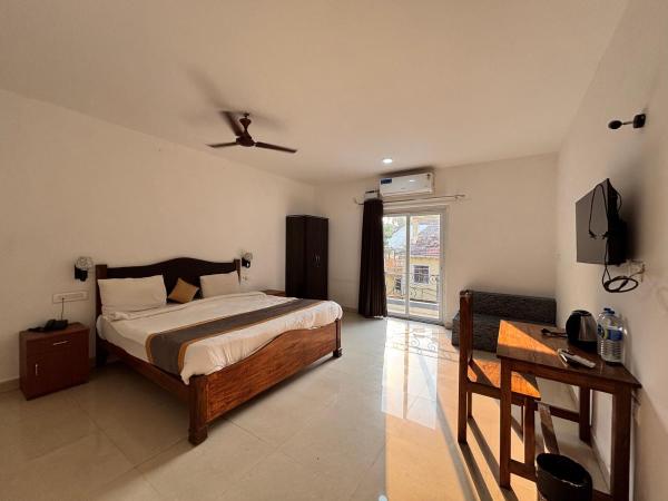 Hotel East Residence, Buchen Sie  Parra 