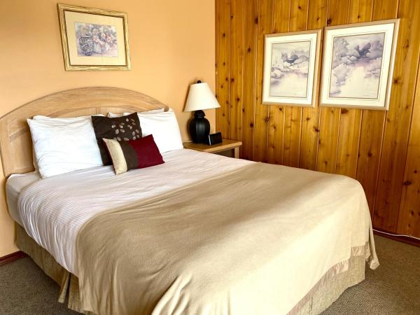 Rocky Mountain Springs Lodge, Réserver  Hôtels à Colombie-Britannique avec parking, Parking
