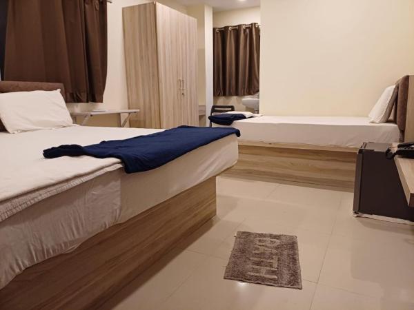 Sahasra Sree Suites Inn, Réserver  Hôtels à Telangana avec parking, Parking