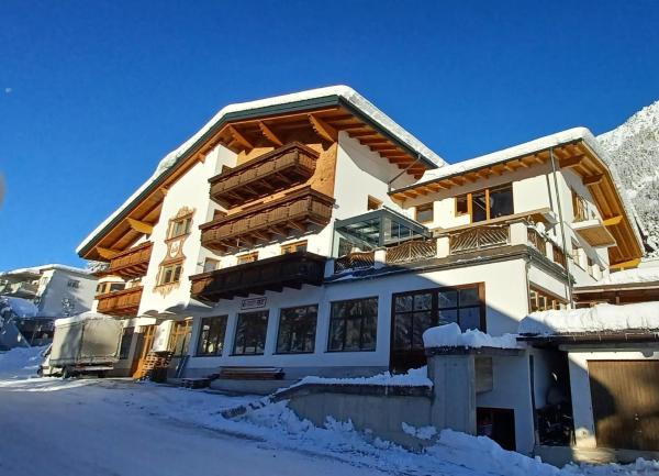 Appartement St. Hubertus, Prenota  Hotel a Tirolo con parcheggio, Parcheggio