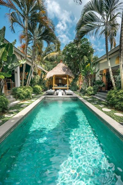 Villa Mint, 3Br Tropical Escape with Private pool and Lush Garden, Buchen Sie  Hotels mit Pool in Badung, Schwimmbad