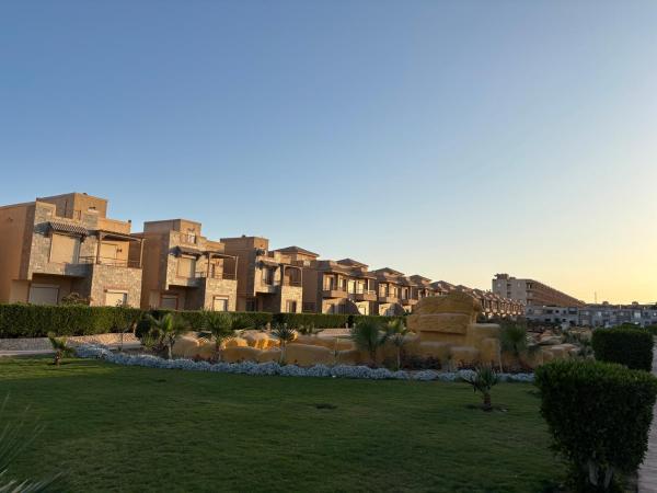 Luxury Twin Villa in El Ain El Sokhna, Prenota  Hotel a Governatorato di Suez con piscina, Piscina