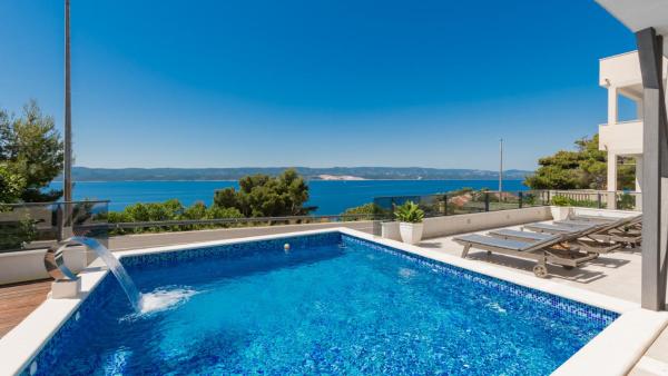 Apartman Mia 2 - Omis by Villas Guide, Book  Hotels in Split Region with a Pool, Swimming Pool