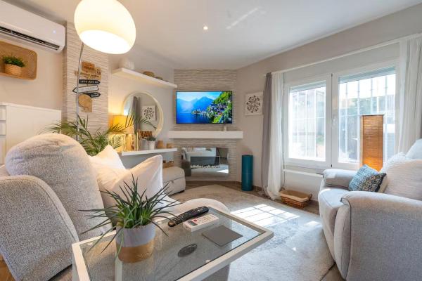 Pass the Keys Stylish Tranquil Studio Villa in Calahonda, Buchen Sie  Mijas Costa del Sol