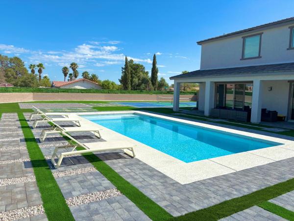 Modern Spacious 6BR Villa with Game Loft 5 Min to Strip, Stadium & Shopping, Buchen Sie  Hotels in Missouri mit Parkplatz, Parkplätze