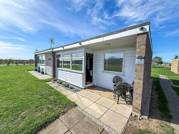 Stunning Chalet In The Charming Seaside Village Of Scratby, Norfolk Ref 51017S, Buchen Sie Chalet Great Yarmouth 