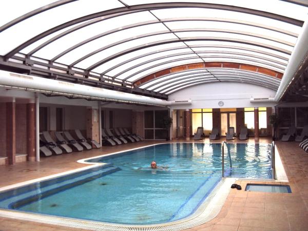 Szuperapartman, Buchen Sie  Hotels mit Pool in Western Transdanubia, Schwimmbad