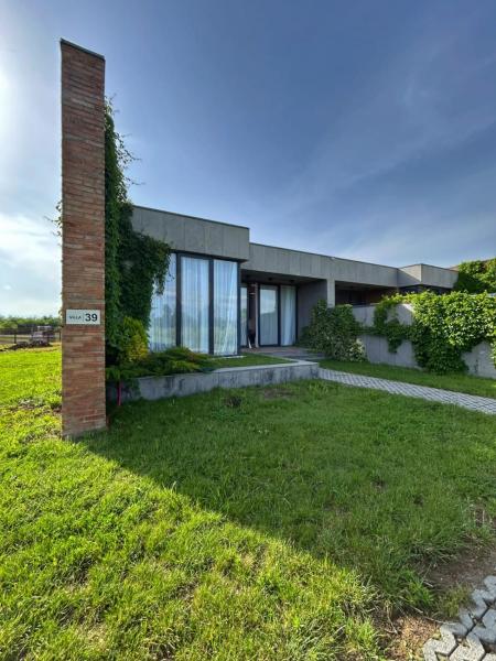 Villa, Kachreti Ambassador Golf Resort, Buchen Sie  Hotels in Kakheti mit Parkplatz, Parkplätze