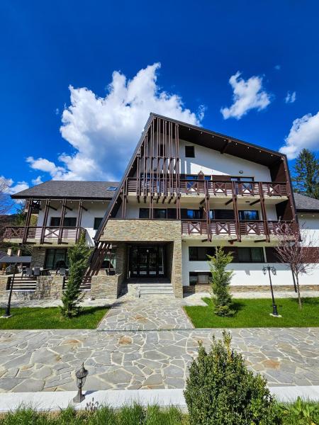 Pensiunea Cotul Dorului, Reserva ahora  Hoteles en Suceava con aparcamiento, Aparcamiento
