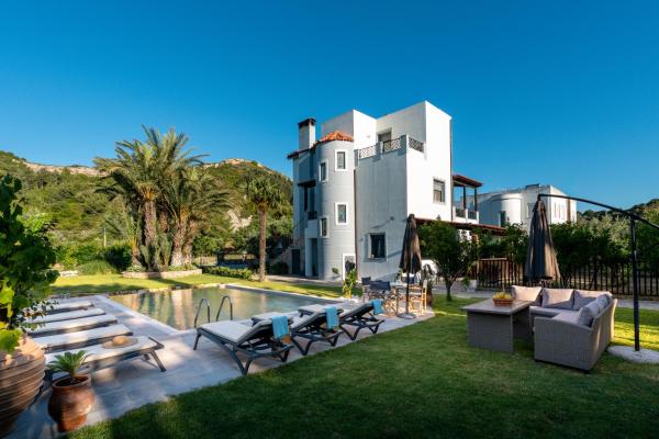 Villa Nimfea, Reserva ahora  Hoteles con piscina en Rodas, Piscina
