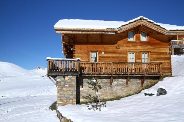 Odalys Chalet Melusine, Reserva ahora Chalet de montaña Hoteles en Oisans con aparcamiento, Aparcamiento