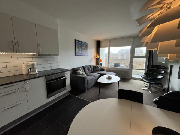 4 Personer Ferielejlighed - Henne Strand, Book  Henne Strand Hotels with a Parking, Parking