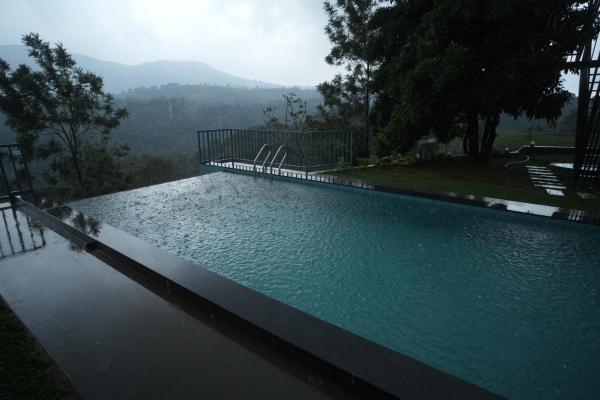 Kallarackal Hill View Cottage, Prenota  Hotel a Kerala con piscina, Piscina