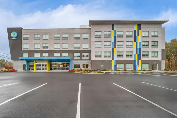 Tru By Hilton Brockton, Buchen Sie  Hotels mit Pool in New England, Schwimmbad