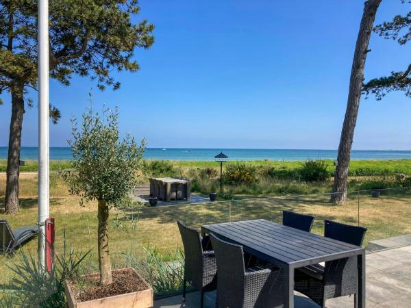 Beach Villa With Private Pier In Hou, Prenota  Hotel a Vestjylland con parcheggio, Parcheggio